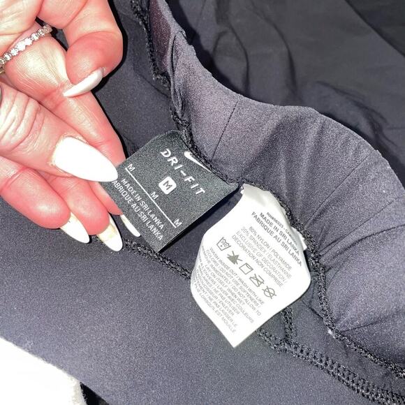 Nike women's jogger pants Nylon black elastic waist & ankle athletic SZ M - Picture 9 of 9